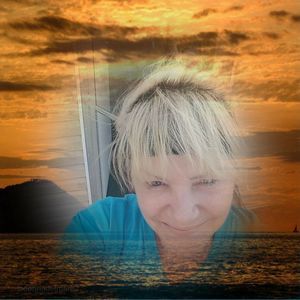 Meet your Posher, Lora